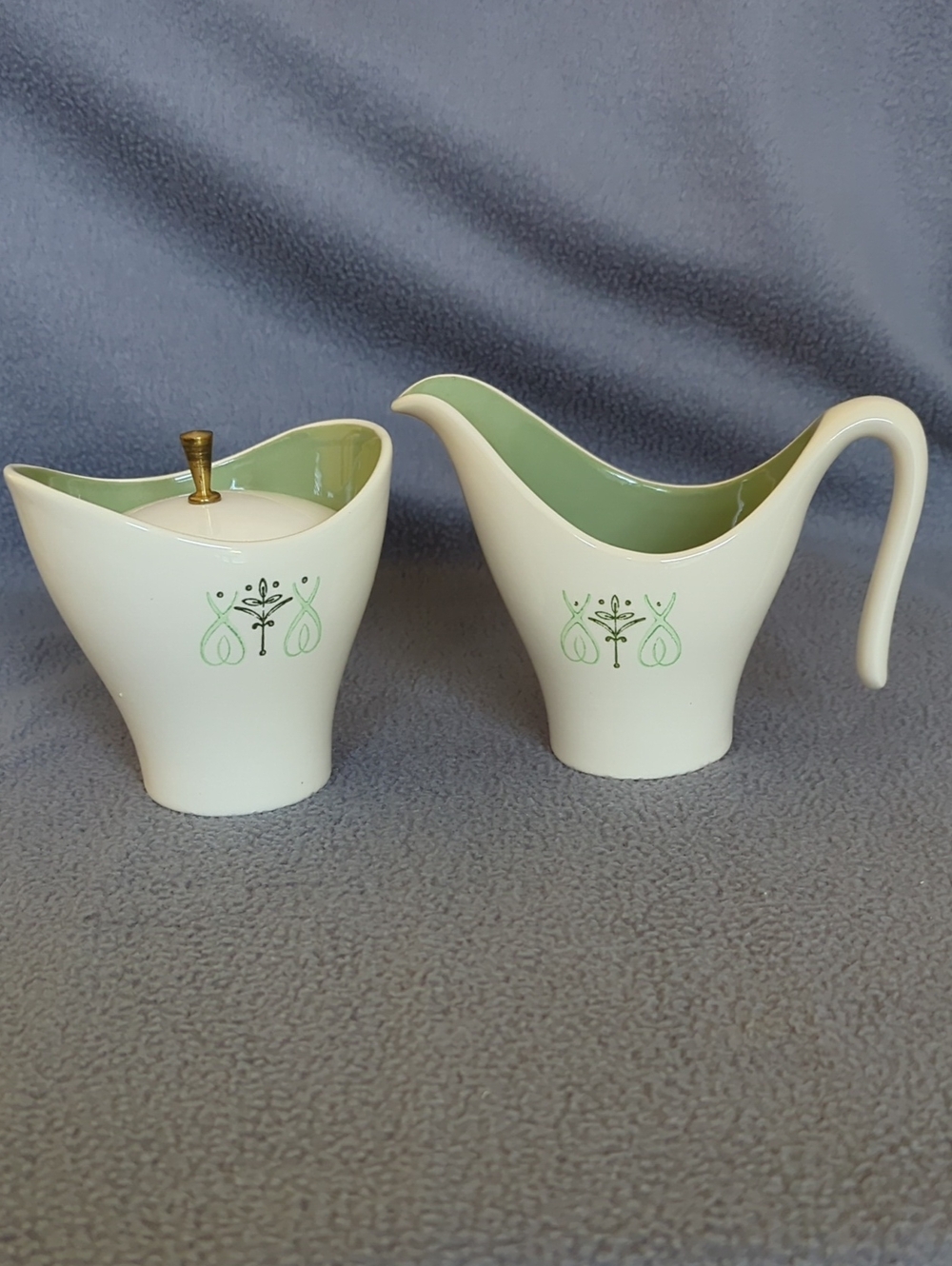 Taylor Smith & Taylor Sugar And Creamer Set. Mid Century Modern.